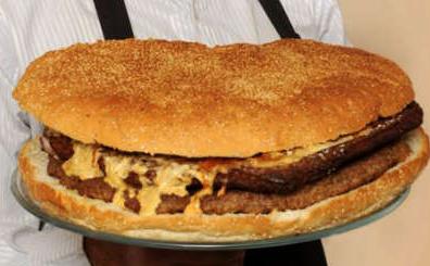 英餐厅推出巨型汉堡包