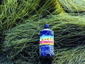 广东一工厂用墨汁生产假粉条