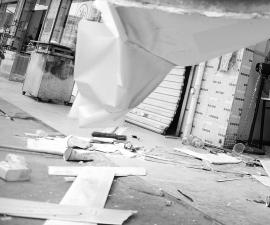 三餐馆被沼气炸坏