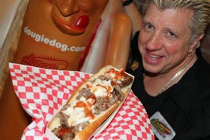 加拿大温哥华的DougieDog餐厅推出全球最贵的热狗
