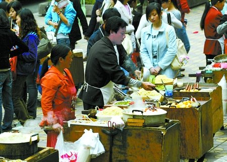 食品流通摊贩下月起亮照经营 不办最高罚1000