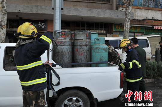 昆明一米线店液化气爆燃致21人受伤系操作不当导致