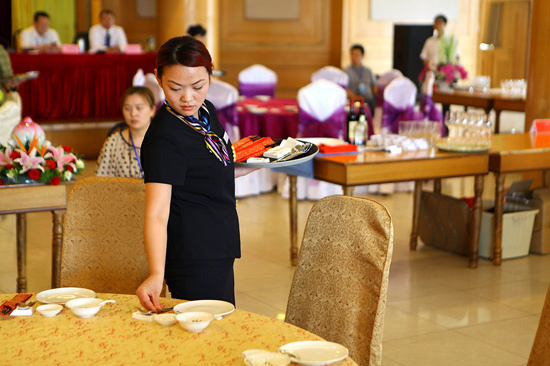 餐饮人注意！大批骗子卧底餐厅，就为年底“卡”住你