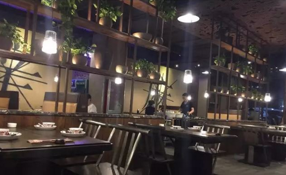 这家开业月亏40万的餐厅，最后为何火了