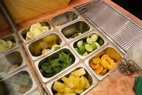 “严选菜单”成流行：它仅凭15款产品，8个月开火6家新店