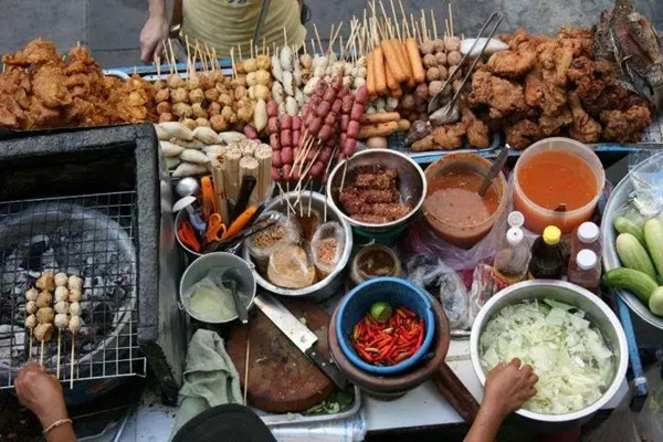 闭门1个多月不接客，改良无数次的60道菜，他做出京城口碑最好的东南亚餐厅
