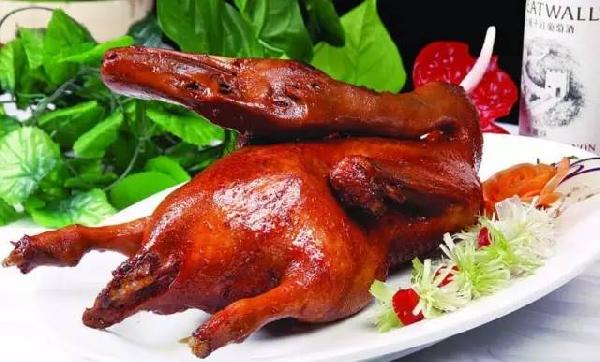 餐厅摆菜学问大，这些点你注意到了吗？