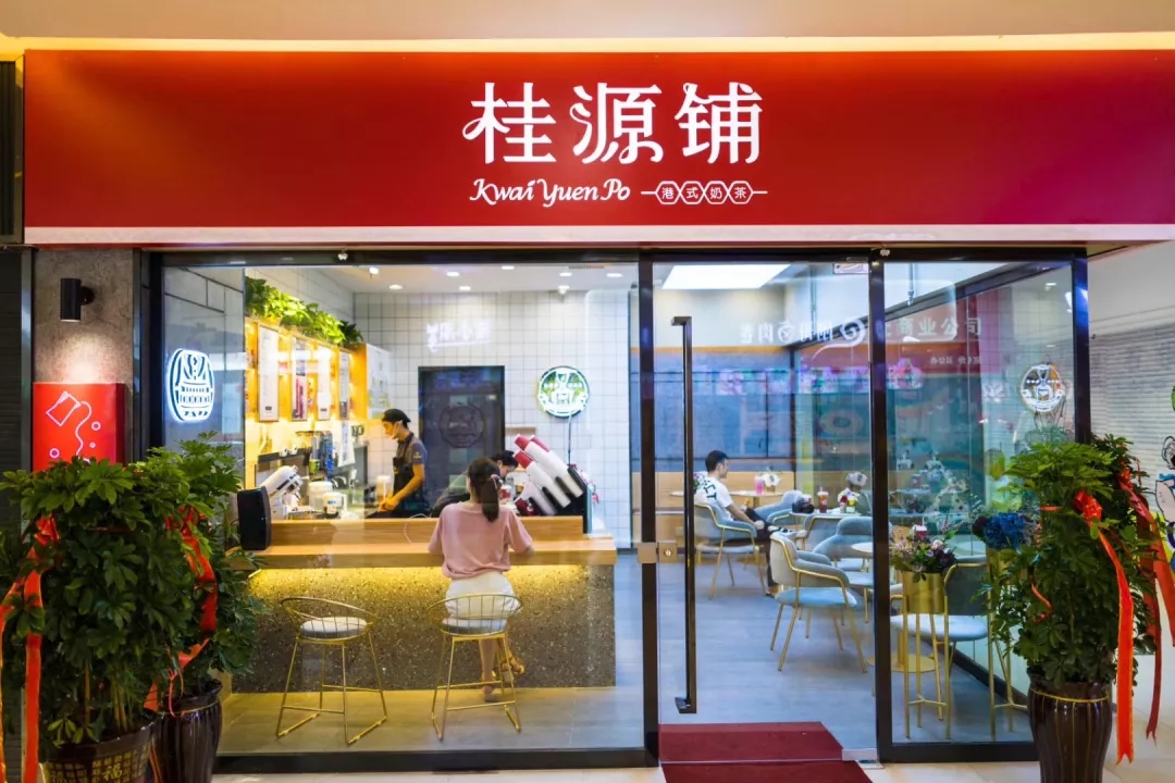 靠杯子创新，6平小店月营收50万，7年开出200家直营店