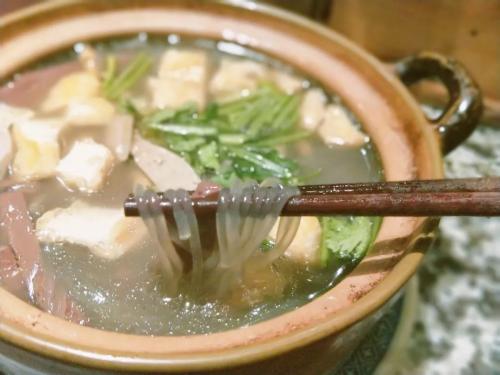 某著名南京风味餐厅推出的鸭血粉丝汤 中新经纬 赵佳然摄