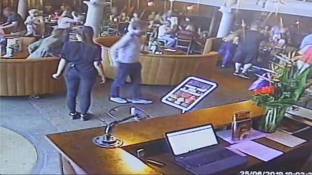 英国一餐馆误发火警警报，50名顾客乘机逃单，餐厅损失1000英镑