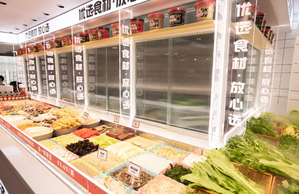 超火的「国潮餐厅」福客优选麻辣烫进京啦！刚开业就被挤爆！