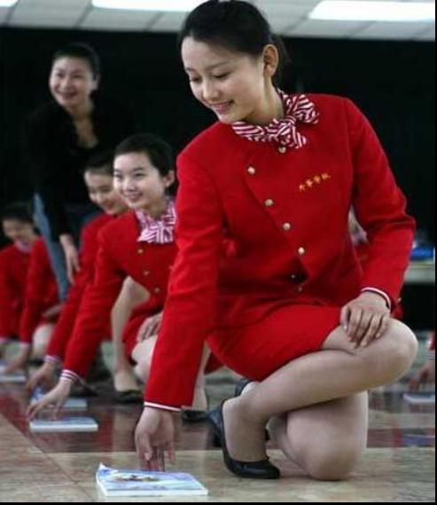 酒店礼仪培训教材_酒店培训资料_职业餐饮网