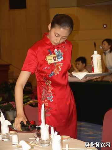 中餐宴会摆台全套程序_宴会服务_职业餐饮网