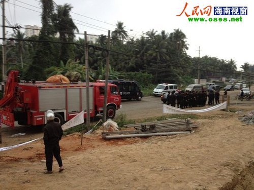 快讯：5农民工爬上文昌红树湾酒店楼顶讨薪